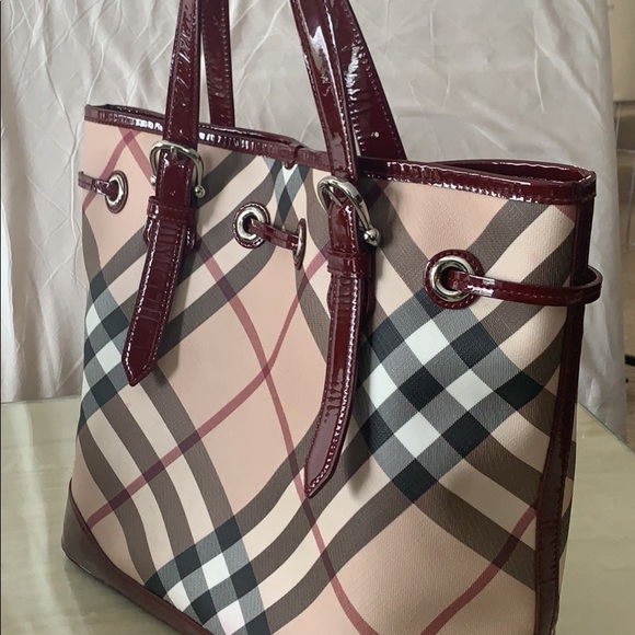Burberry purse